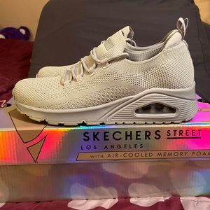 Sketchers Grey, size 8